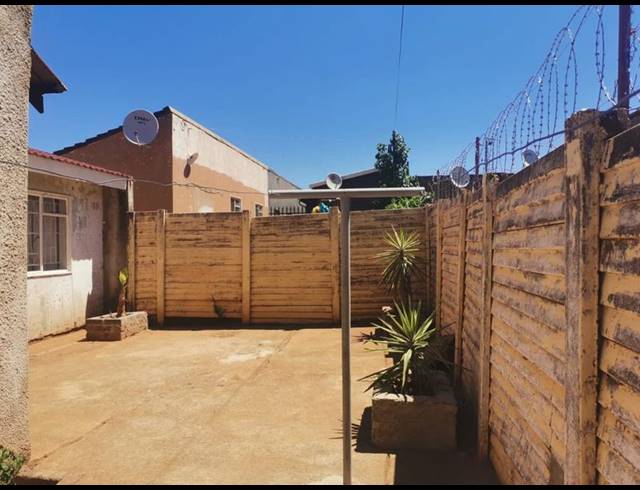 4 BEDROOM HOUSE FOR SALE IN ENNERDALE EXT 1